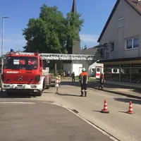 Drehleiterrettung in Thannhausen am 15.08.16_1.jpg