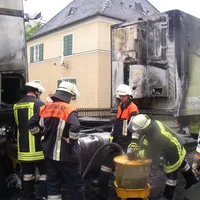 lkw-brand_am_080615_in_thannhausen_23_20150608_1324345190.jpg