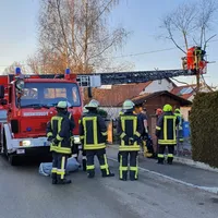 verletzte_person_auf_baum_in_burtenbach_am_181220_1_20201218_1998442158.jpg
