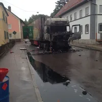 lkw-brand_am_080615_in_thannhausen_16_20150608_1637359972.jpg