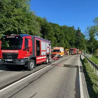 VU zwei PKW, Person eingeschlossen zwischen Bayersied und Balzhausen am 14.05.24_1.jpg