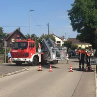 Drehleiterrettung in Thannhausen am 15.08.16_2.jpg